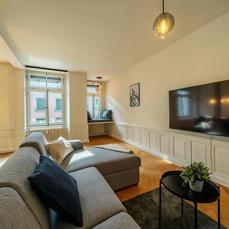 Jewel In The Center Of Thun's Old Town Apartment